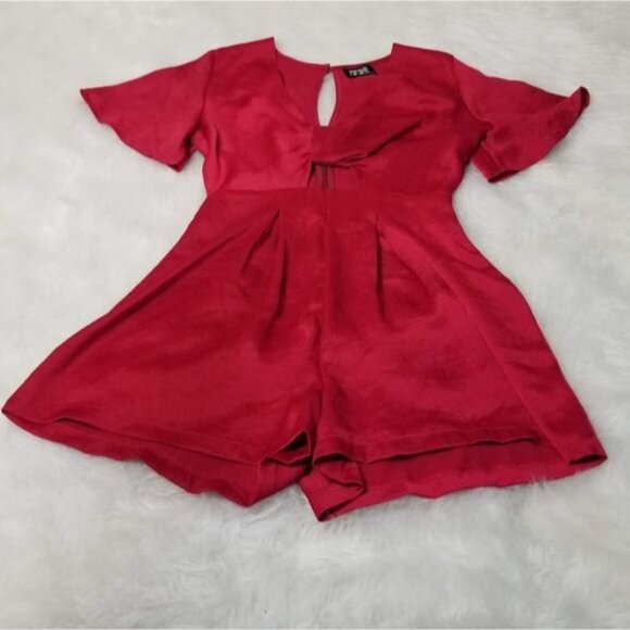 Parallel Lines (Asos) Twist Front Cutout Red Romper Short Sleeve Small - Picture 13 of 14